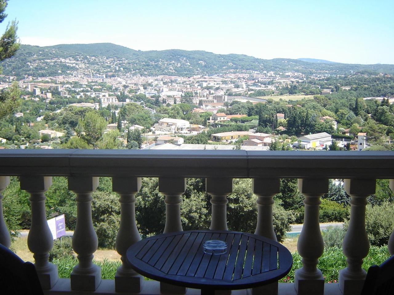 Logis Hotel Le Col De L'Ange Draguignan Exterior photo