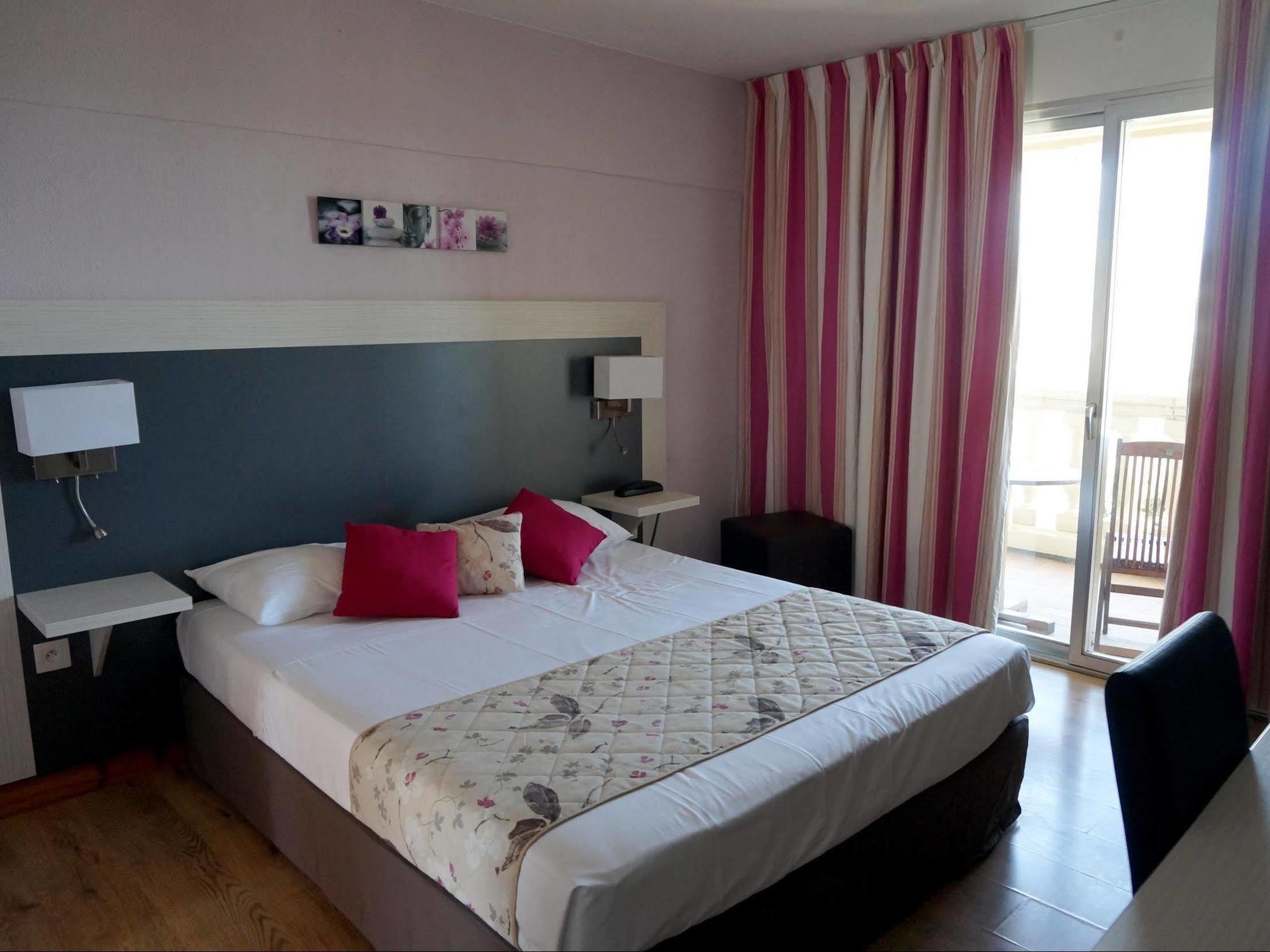 Logis Hotel Le Col De L'Ange Draguignan Exterior photo