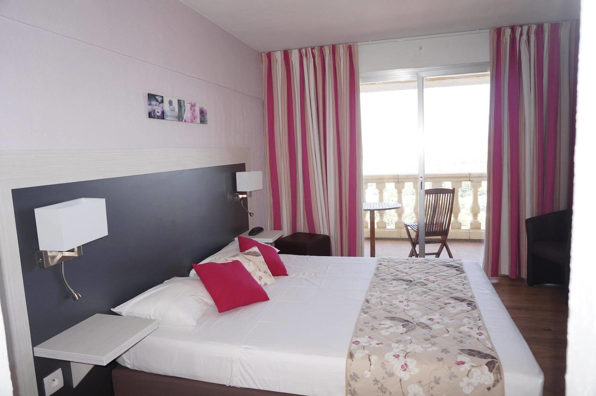 Logis Hotel Le Col De L'Ange Draguignan Exterior photo
